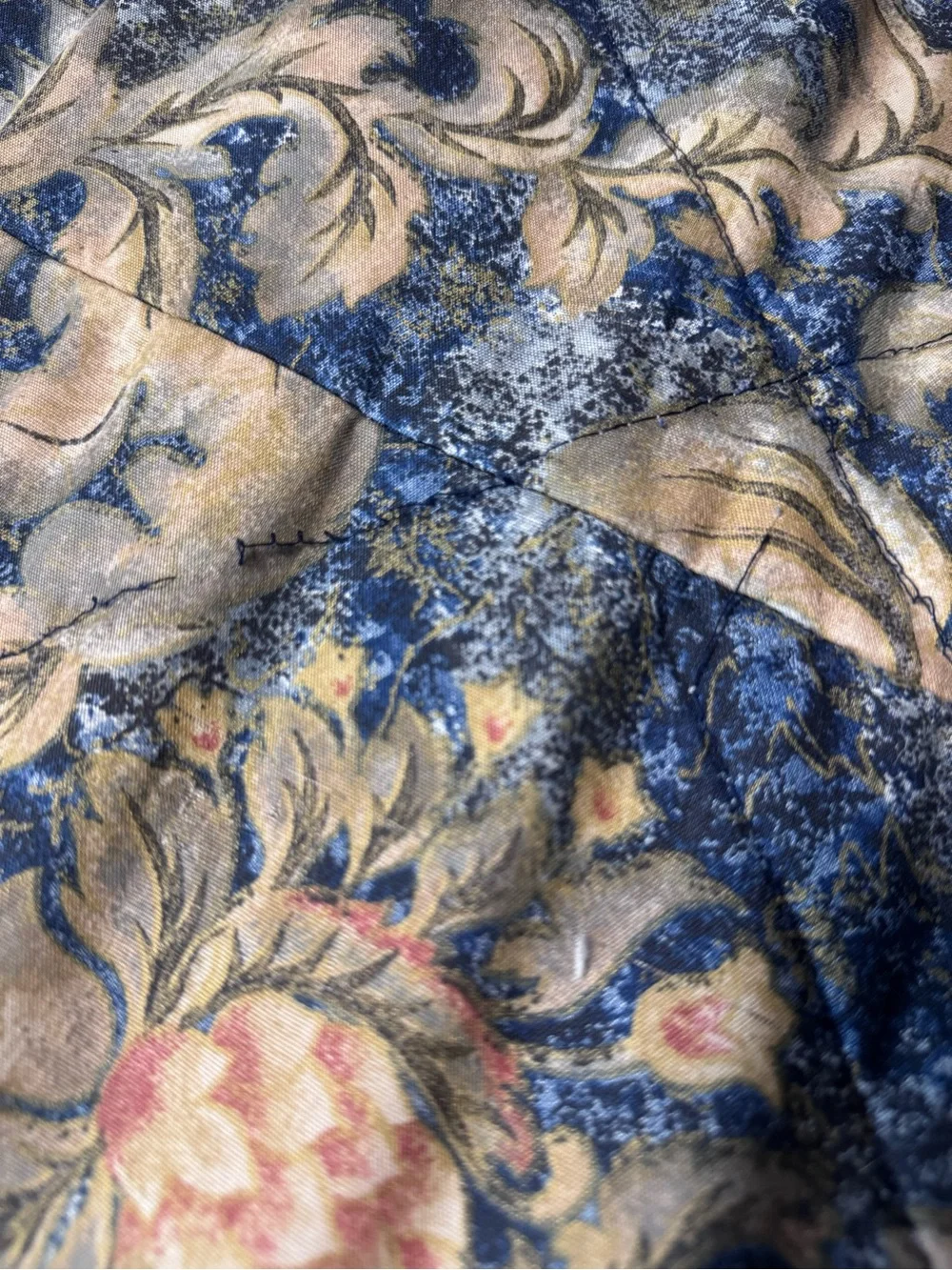 King Vintage Blue Floral Bedspread & Matching Curtain Set | 9-Piece